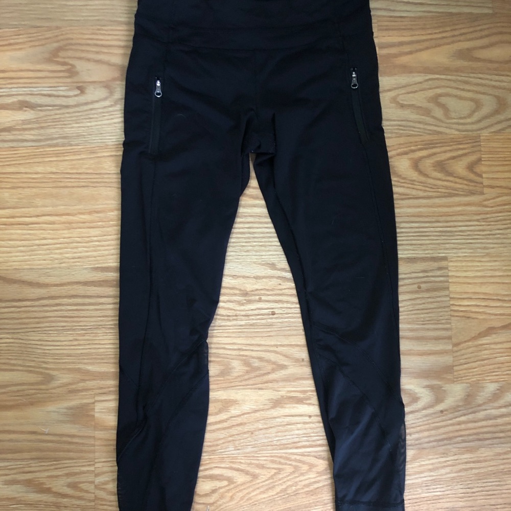 Lululemon black leggings w/ MESH